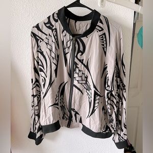 Wahine Toa printed bomber jacket